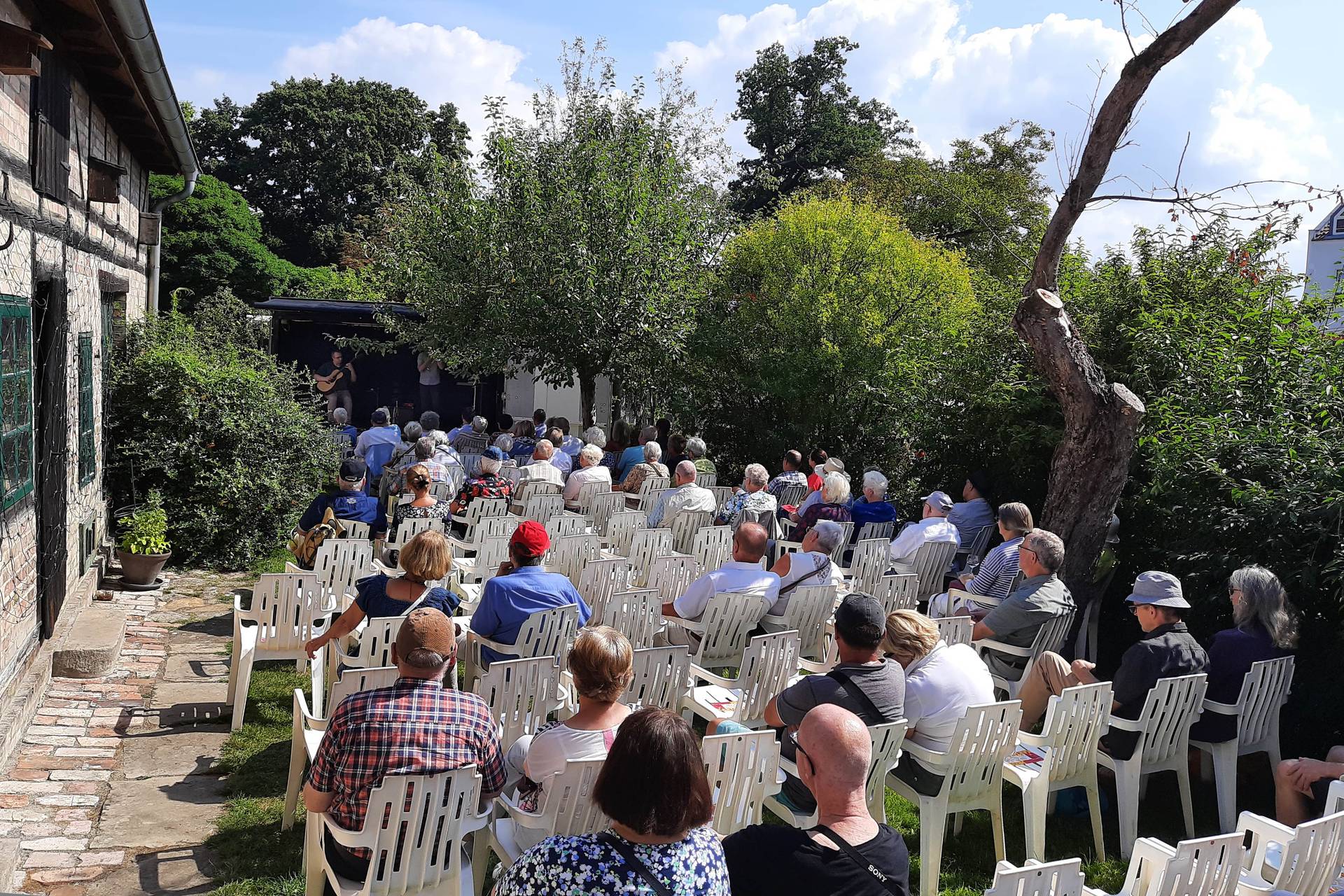 Altstadtfestbühne im Kavalierhausgarten